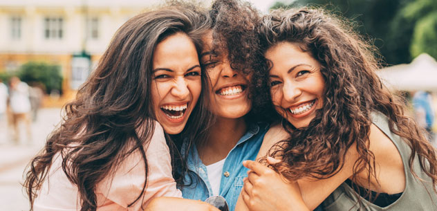Summer smile : whitening, composite bonding and retainers after braces